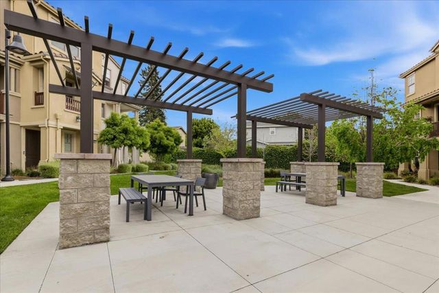 270 Ariana Place, Mountain View, CA 94043