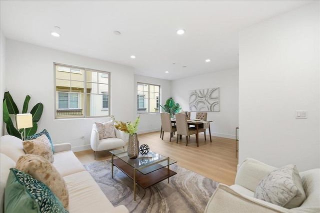 270 Ariana Place, Mountain View, CA 94043