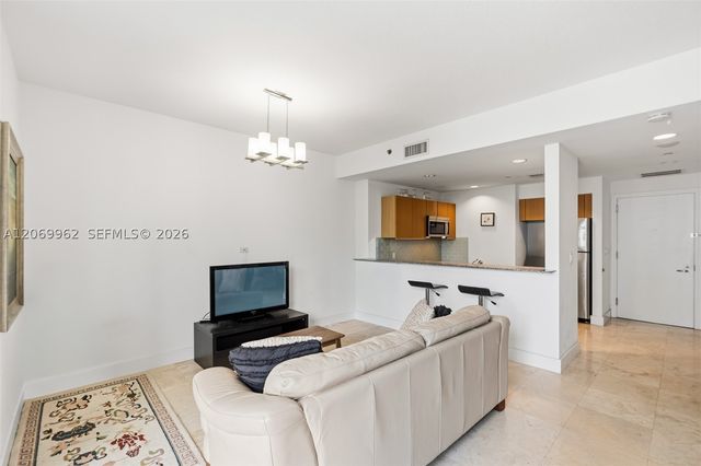 1050 Brickell Ave 2112, Miami, FL 33131