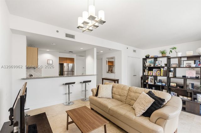1050 Brickell Ave 2112, Miami, FL 33131