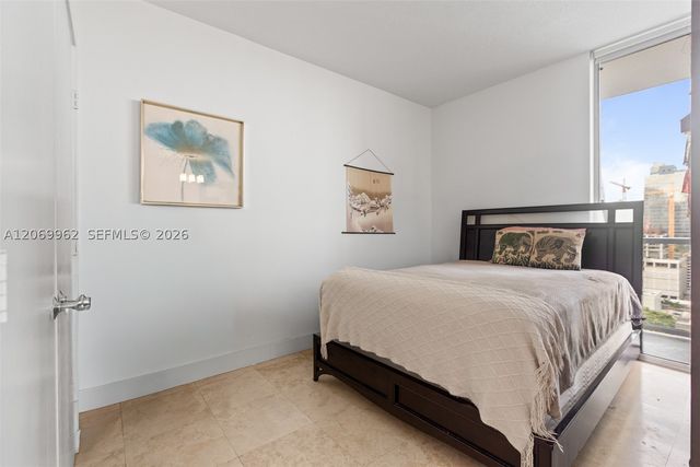 1050 Brickell Ave 2112, Miami, FL 33131