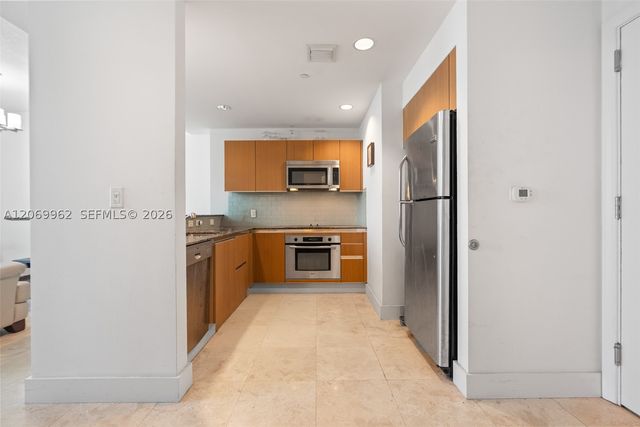 1050 Brickell Ave 2112, Miami, FL 33131