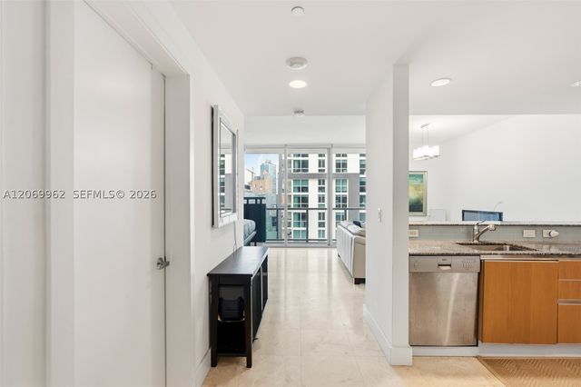 1050 Brickell Ave 2112, Miami, FL 33131