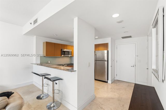 1050 Brickell Ave 2112, Miami, FL 33131