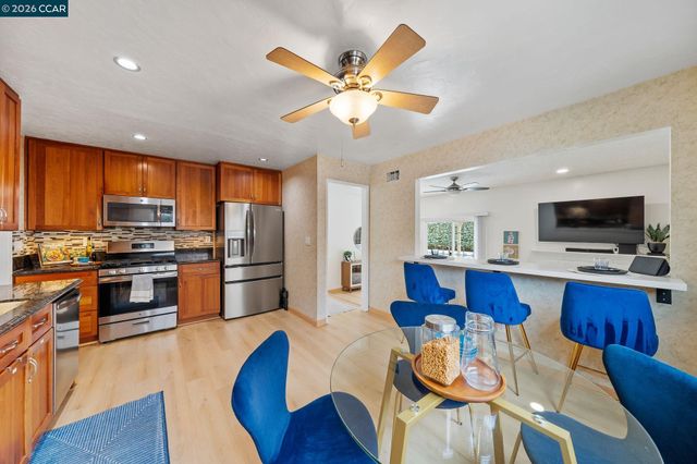 1948 Rainier Dr, Martinez, CA 94553