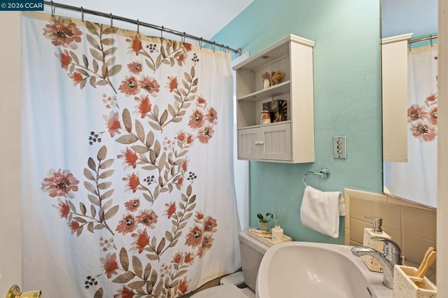 1948 Rainier Dr, Martinez, CA 94553