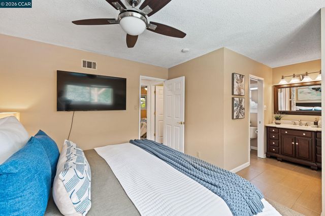 1948 Rainier Dr, Martinez, CA 94553