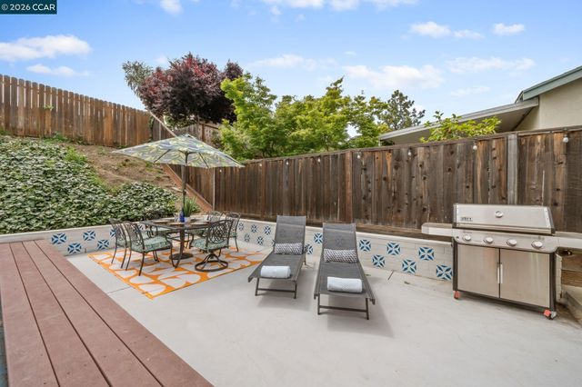 1948 Rainier Dr, Martinez, CA 94553