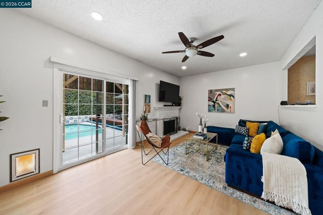 1948 Rainier Dr, Martinez, CA 94553