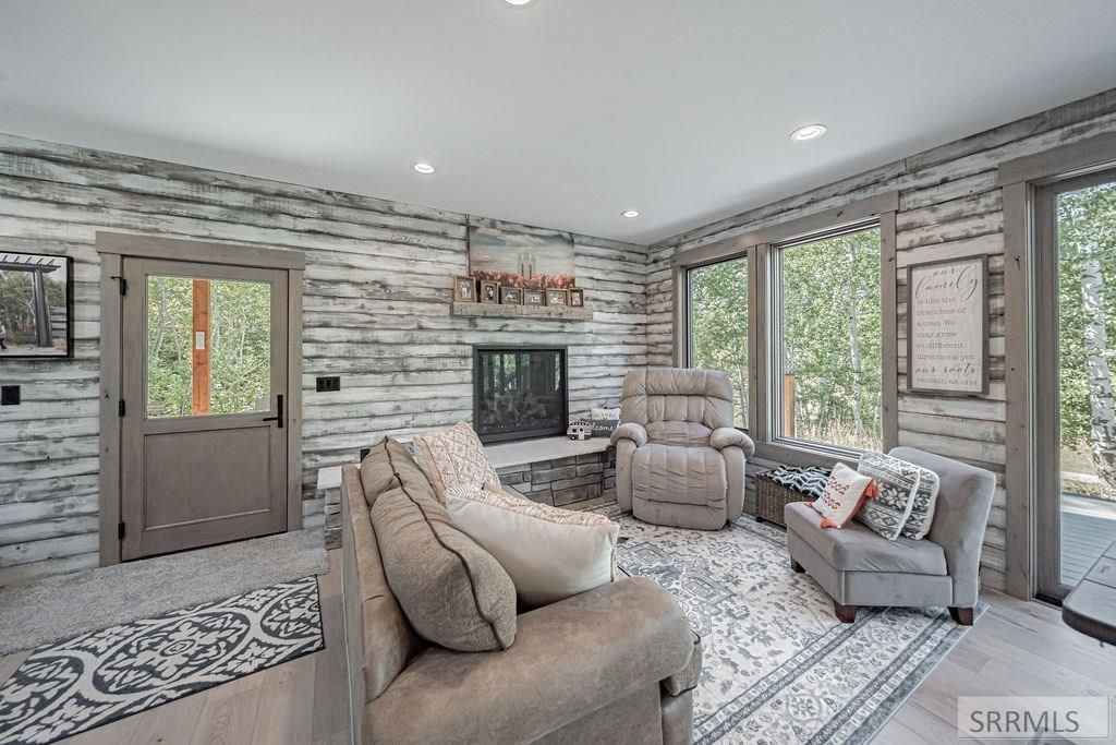 Image 10 of property listing at 10468 Rig Ranch Road, Rexburg, ID 83440