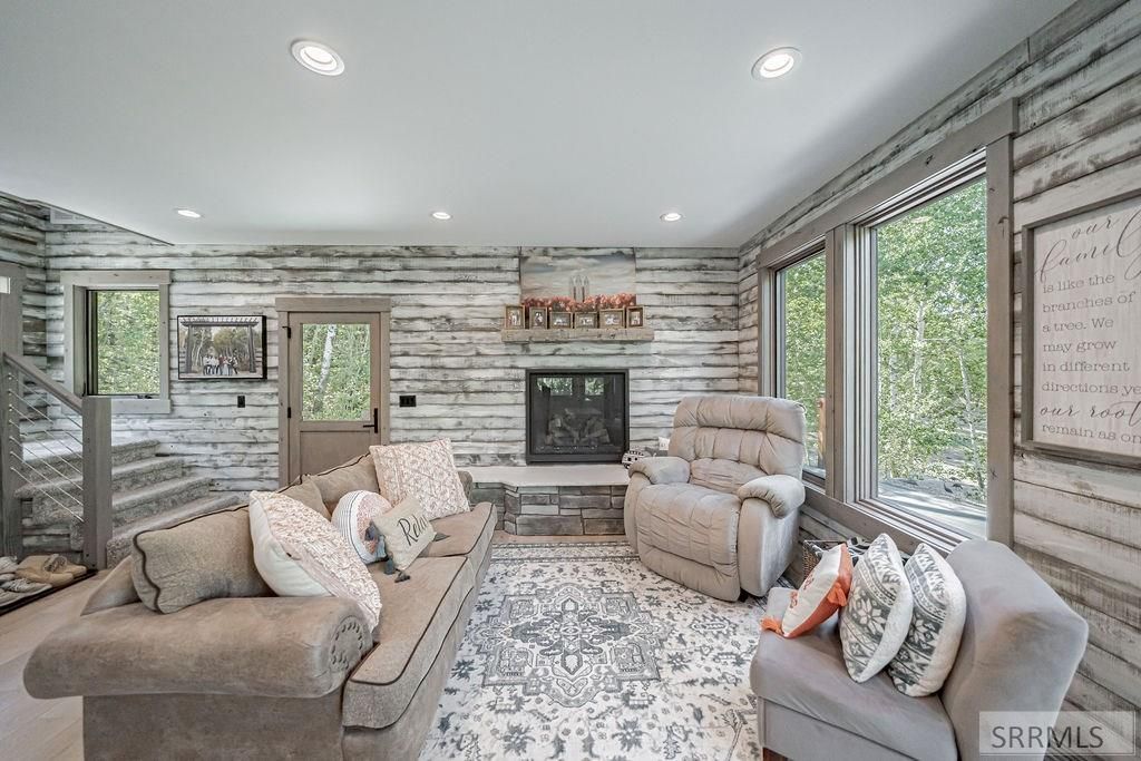 Image 11 of property listing at 10468 Rig Ranch Road, Rexburg, ID 83440