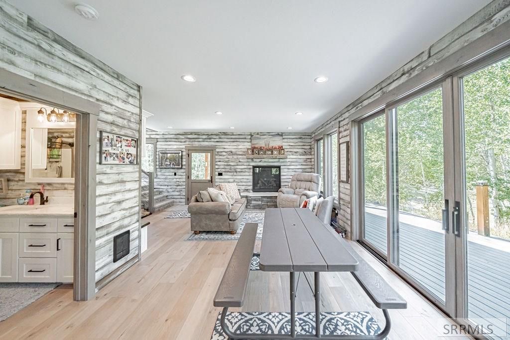 Image 15 of property listing at 10468 Rig Ranch Road, Rexburg, ID 83440