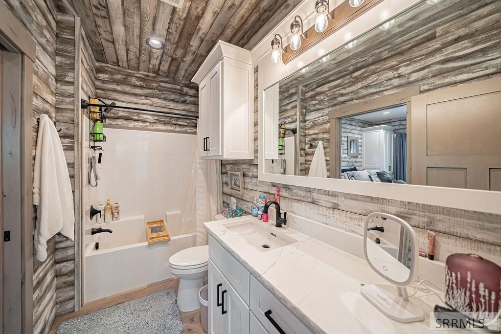 Image 28 of property listing at 10468 Rig Ranch Road, Rexburg, ID 83440