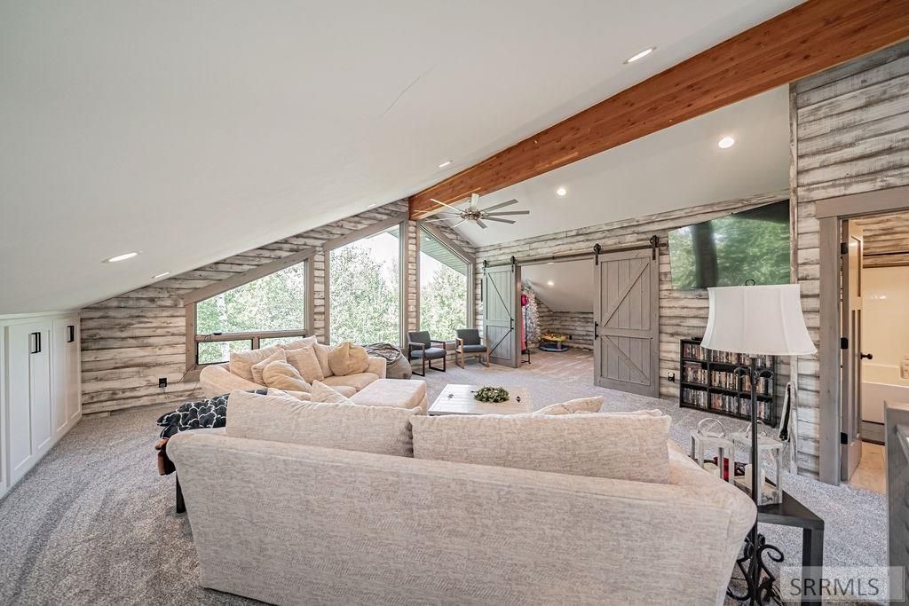 Image 33 of property listing at 10468 Rig Ranch Road, Rexburg, ID 83440