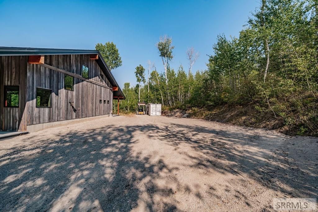 Image 4 of property listing at 10468 Rig Ranch Road, Rexburg, ID 83440