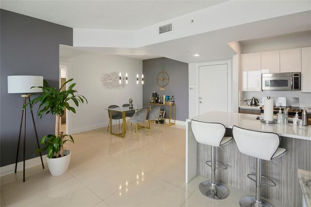 18800 NE 29th Avenue 704, Aventura, FL 33180