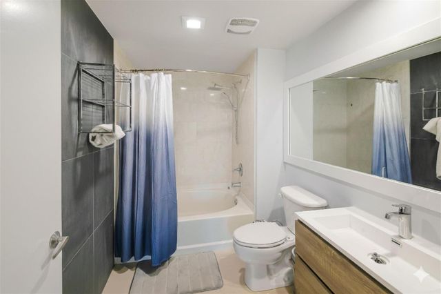 18800 NE 29th Avenue 704, Aventura, FL 33180