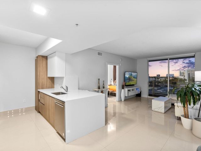 18800 NE 29th Avenue 704, Aventura, FL 33180