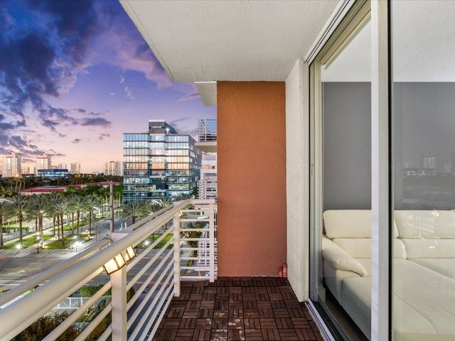 18800 NE 29th Avenue 704, Aventura, FL 33180
