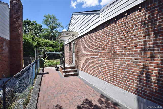 792 Bauer Street, Elmont, NY 11003