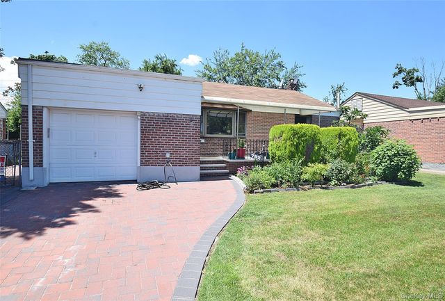 792 Bauer Street, Elmont, NY 11003