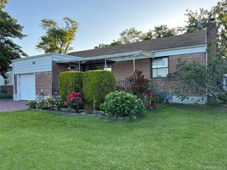 792 Bauer Street, Elmont, NY 11003
