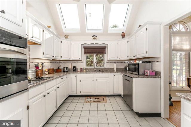 20102 TEAKWOOD DR, Hagerstown, MD 21742