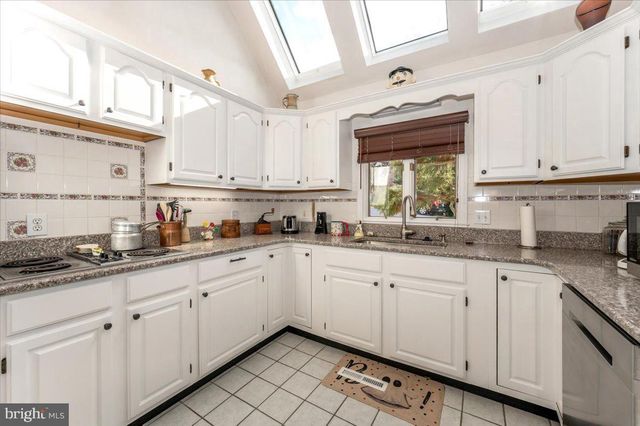 20102 TEAKWOOD DR, Hagerstown, MD 21742