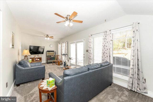 20102 TEAKWOOD DR, Hagerstown, MD 21742