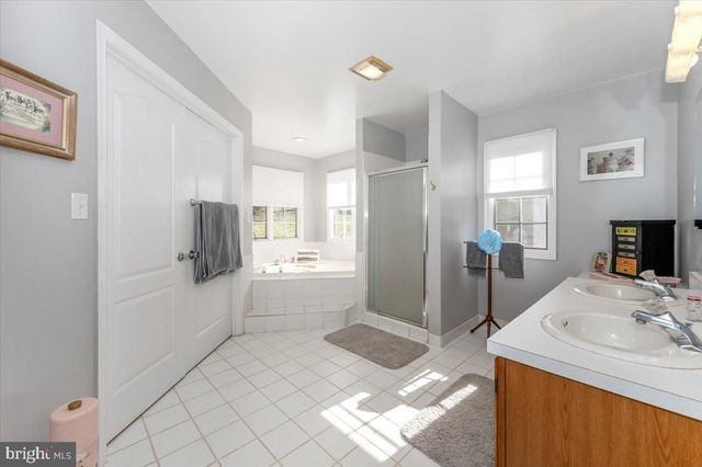 20102 TEAKWOOD DR, Hagerstown, MD 21742