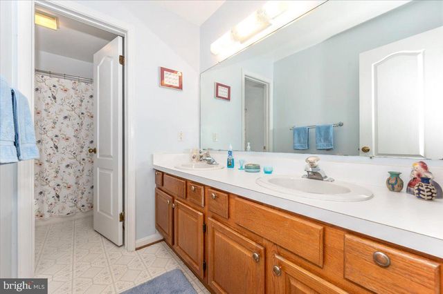 20102 TEAKWOOD DR, Hagerstown, MD 21742