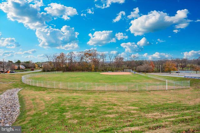 20102 TEAKWOOD DR, Hagerstown, MD 21742