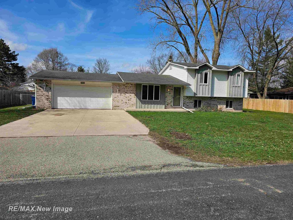 4814 Schneider Street, Saginaw, MI 48638