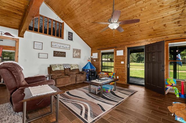 255 Corrine PL, Waskom, TX 75692
