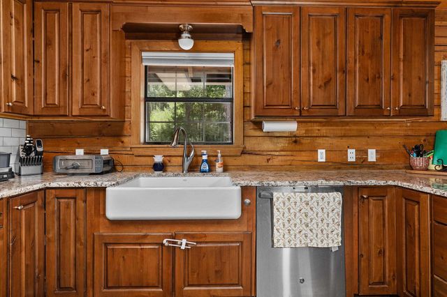 255 Corrine PL, Waskom, TX 75692