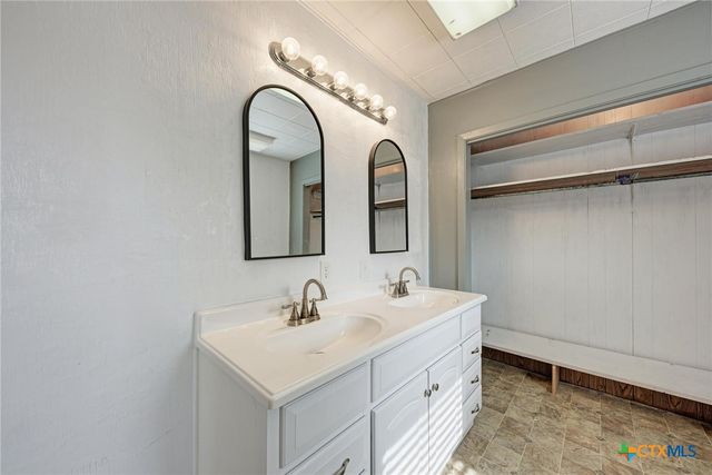 501 N Ridge Street, Lampasas, TX 76550