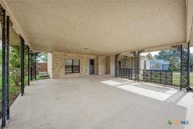 501 N Ridge Street, Lampasas, TX 76550