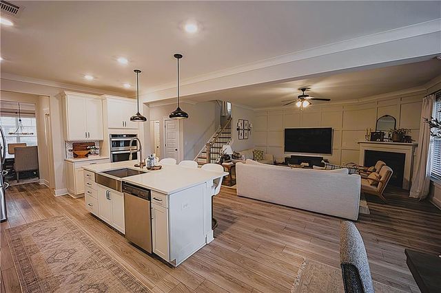 6833 Benjamin Drive, Flowery Branch, GA 30542