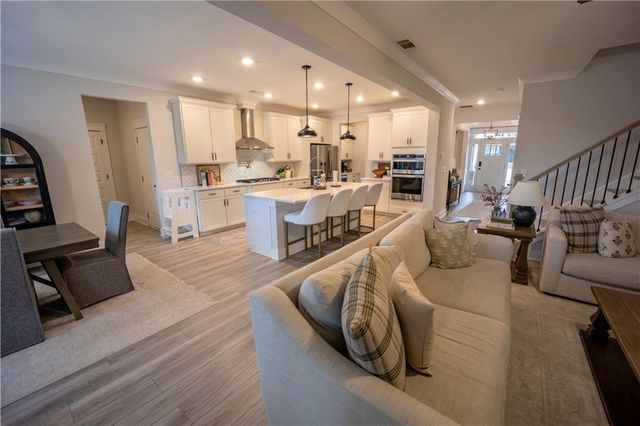 6833 Benjamin Drive, Flowery Branch, GA 30542