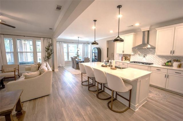 6833 Benjamin Drive, Flowery Branch, GA 30542