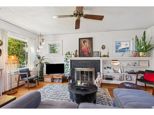 6816 N MARYLAND Ave, Portland, OR 97217