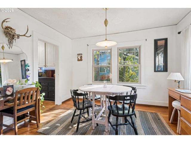 6816 N MARYLAND Ave, Portland, OR 97217