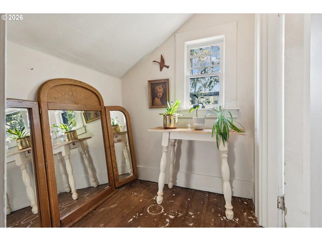 6816 N MARYLAND Ave, Portland, OR 97217