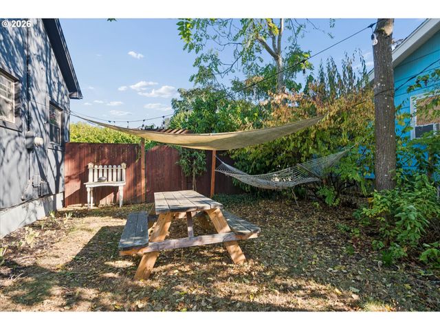 6816 N MARYLAND Ave, Portland, OR 97217