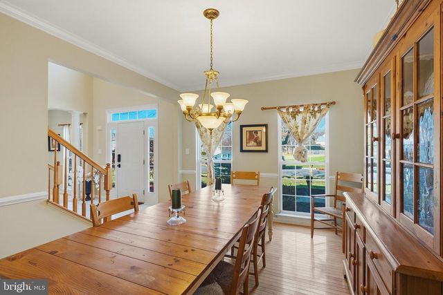 27 DONOVAN RD, Pennington, NJ 08534