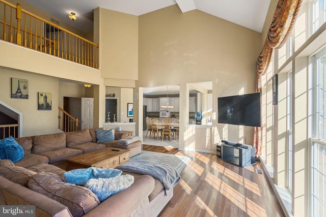 27 DONOVAN RD, Pennington, NJ 08534