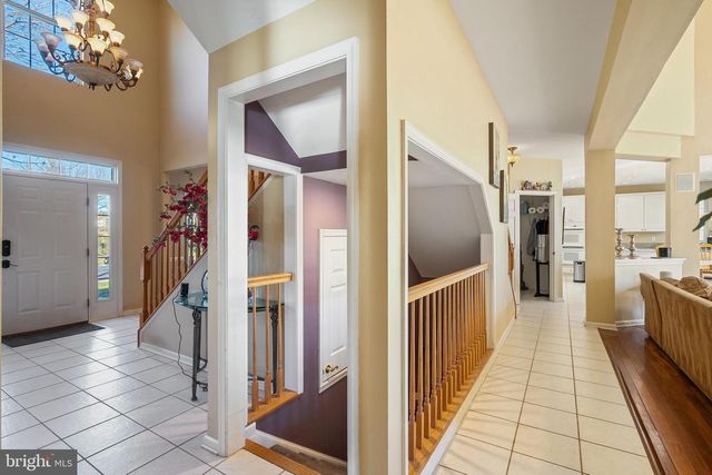 27 DONOVAN RD, Pennington, NJ 08534