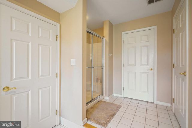 27 DONOVAN RD, Pennington, NJ 08534