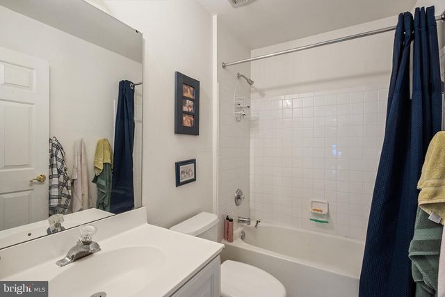 27 DONOVAN RD, Pennington, NJ 08534