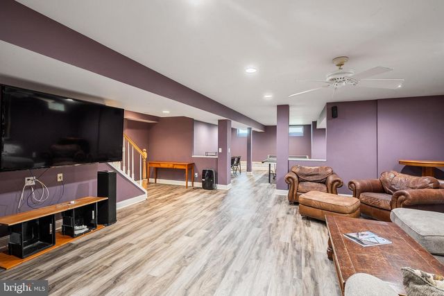 27 DONOVAN RD, Pennington, NJ 08534